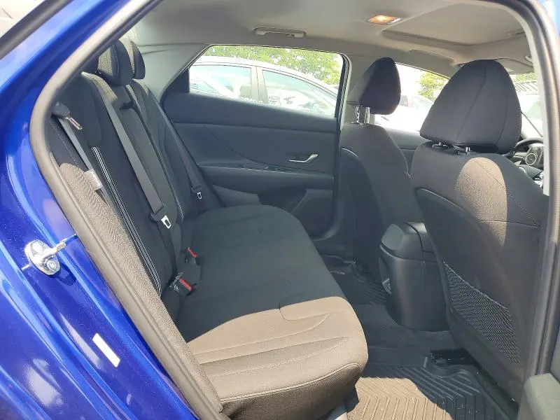 2025 HYUNDAI ELANTRA SEL  