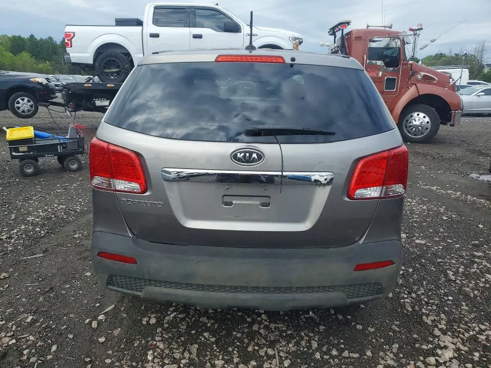 2011 KIA SORENTO LX  