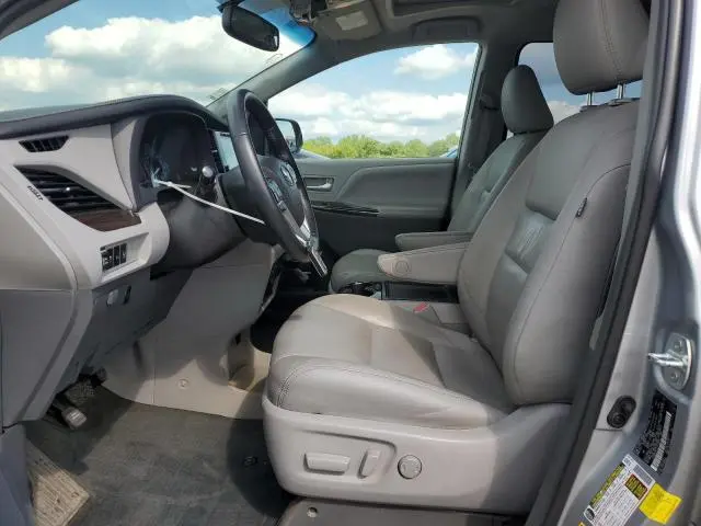 2015 TOYOTA SIENNA XLE  