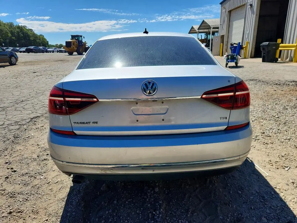 2018 VOLKSWAGEN PASSAT SE  