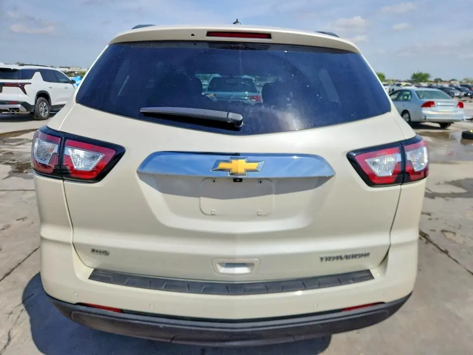 2015 CHEVROLET TRAVERSE LT  