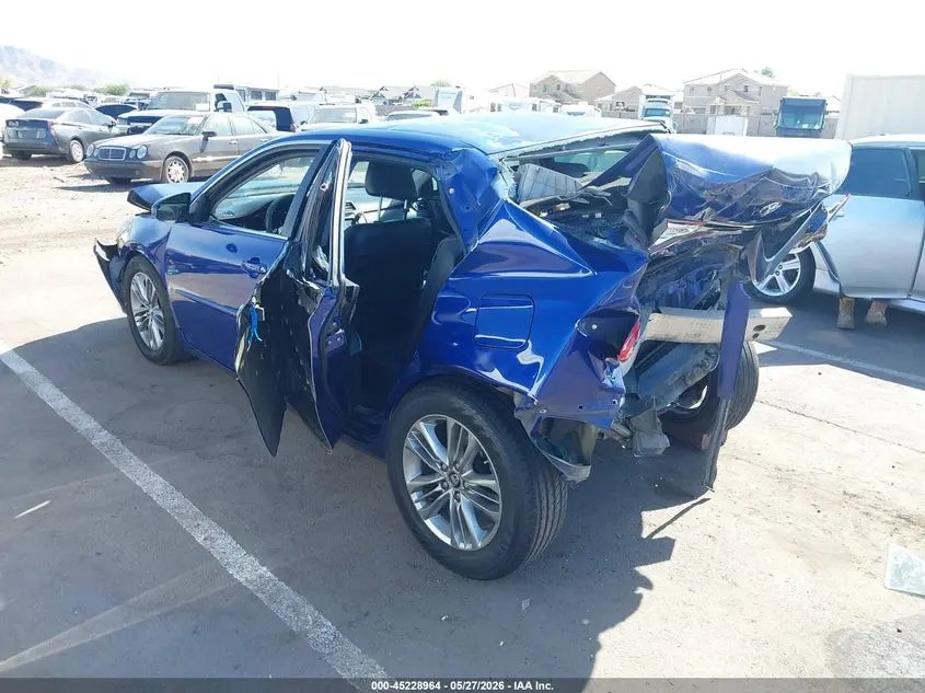 2016 TOYOTA CAMRY SE