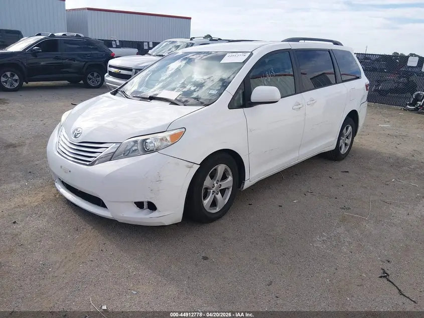 2015 TOYOTA SIENNA LE 8 PASSENGER