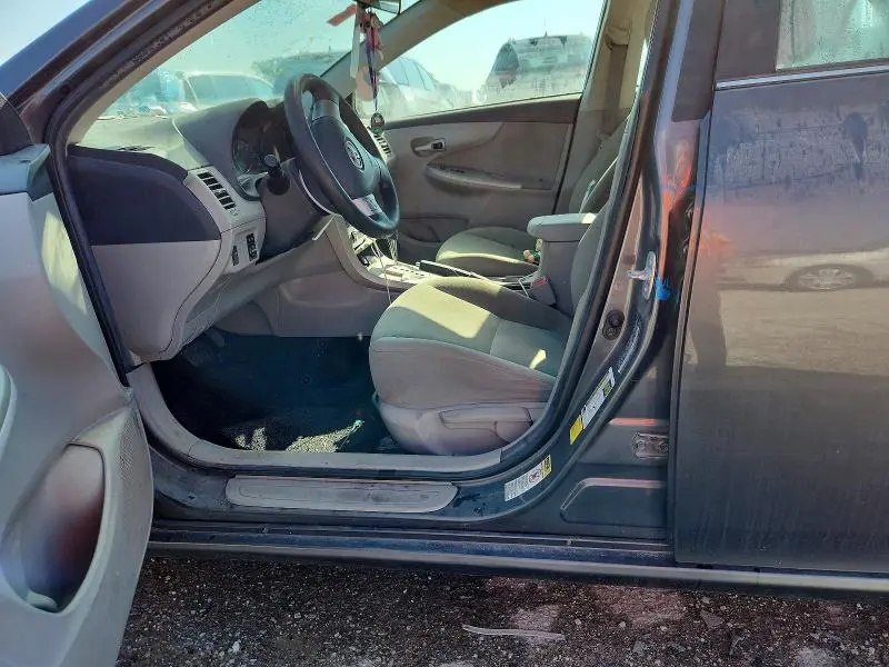 2013 TOYOTA COROLLA LE  