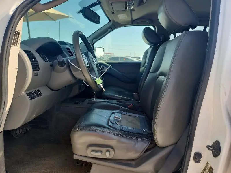 2010 NISSAN FRONTIER SE V6  