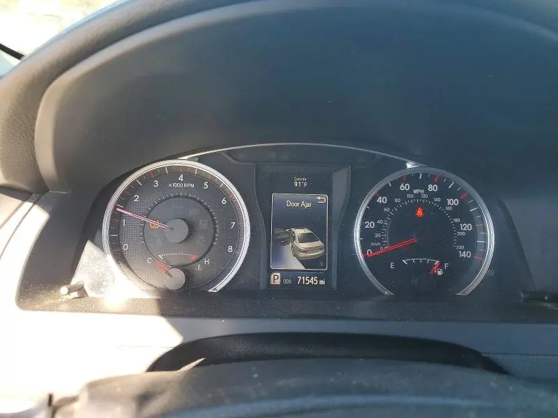2015 TOYOTA CAMRY SE  