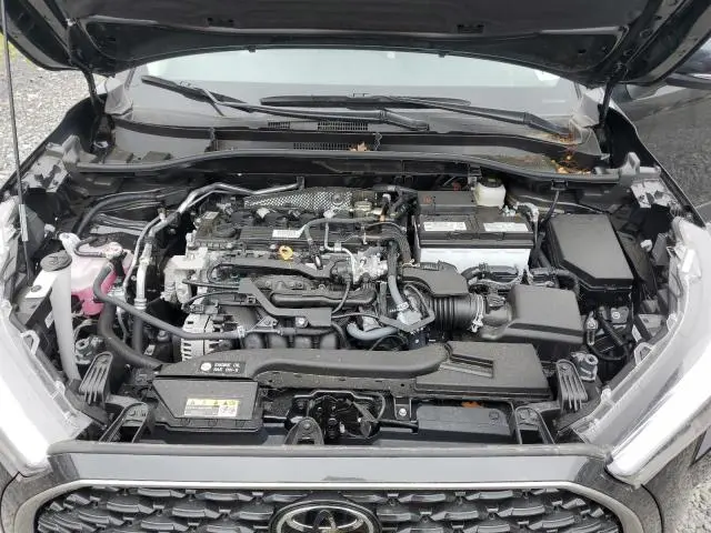 2024 TOYOTA COROLLA CROSS XLE  