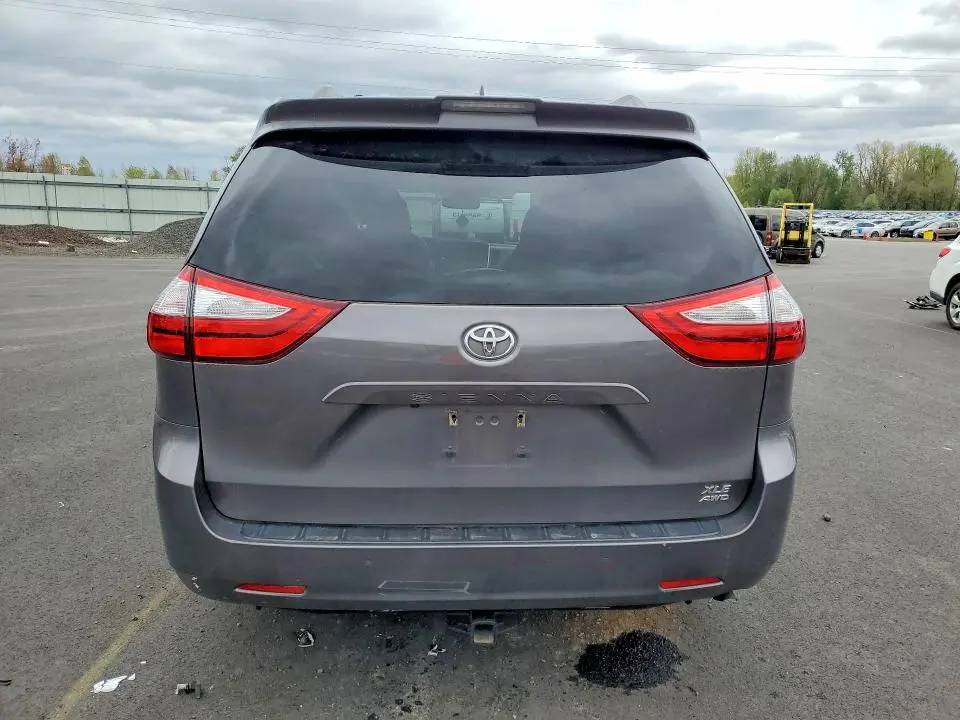 2019 TOYOTA SIENNA XLE 7-PASSENGER  