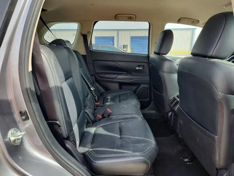 2019 MITSUBISHI OUTLANDER SE  