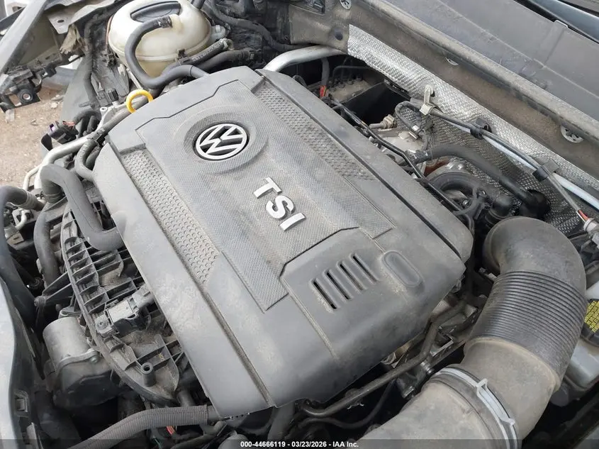 2015 VOLKSWAGEN GOLF GTI 2.0T SE 4-DOOR