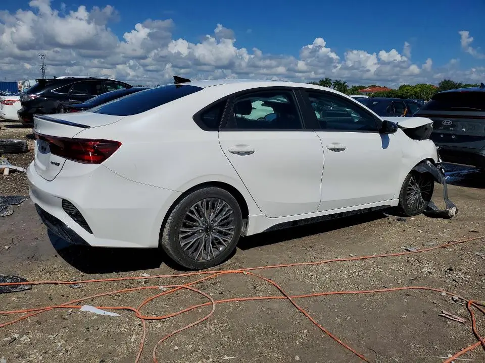 2023 KIA FORTE GT LINE  