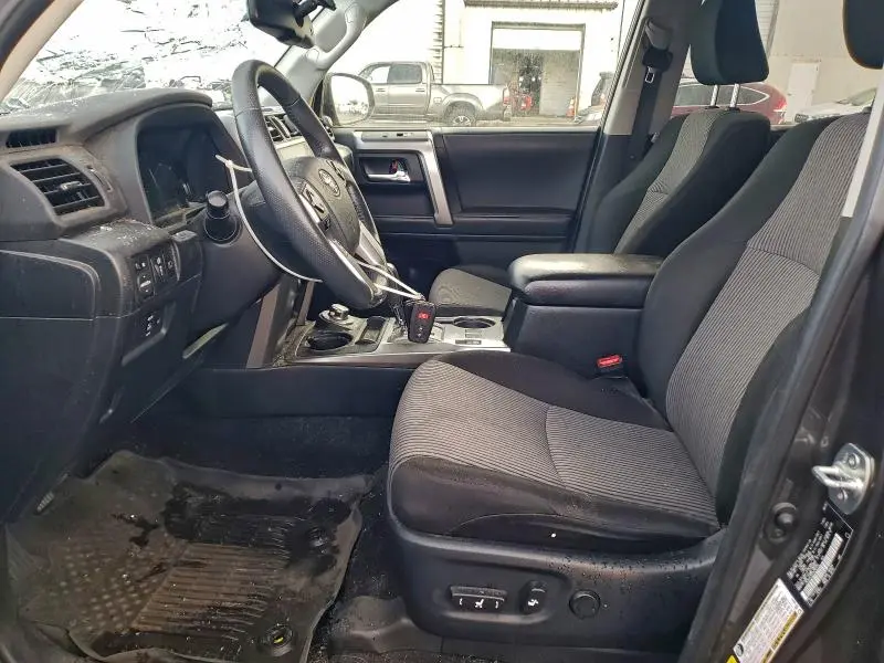 2023 TOYOTA 4RUNNER SE  