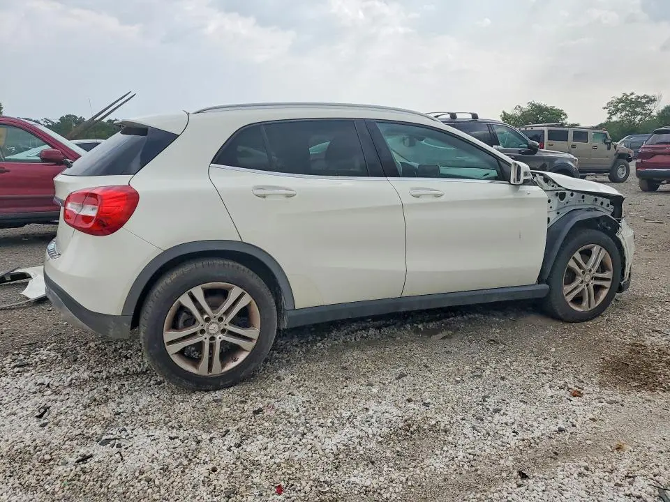 2015 MERCEDES-BENZ GLA 250  