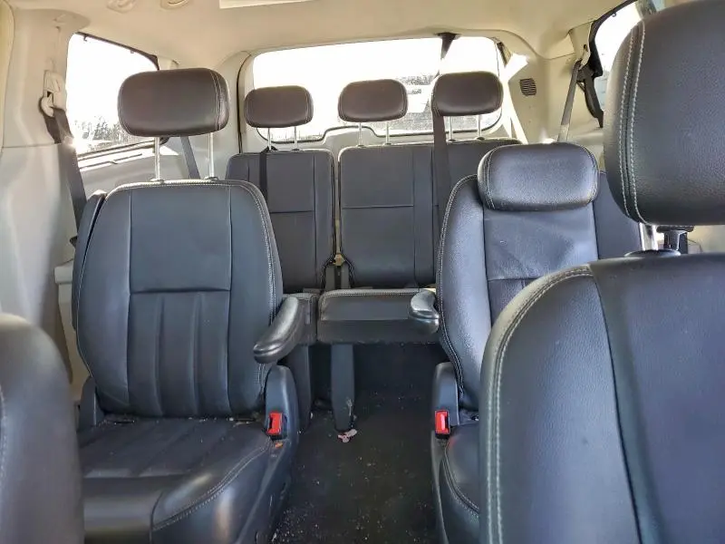 2010 CHRYSLER TOWN & COUNTRY TOURING PLUS  