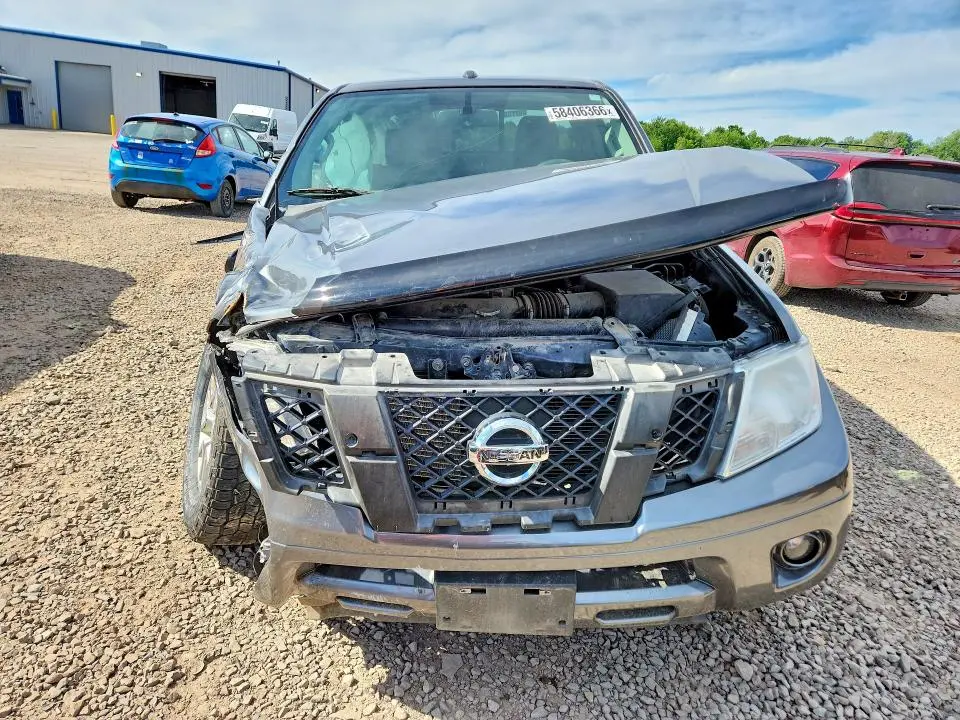 2017 NISSAN FRONTIER SV  
