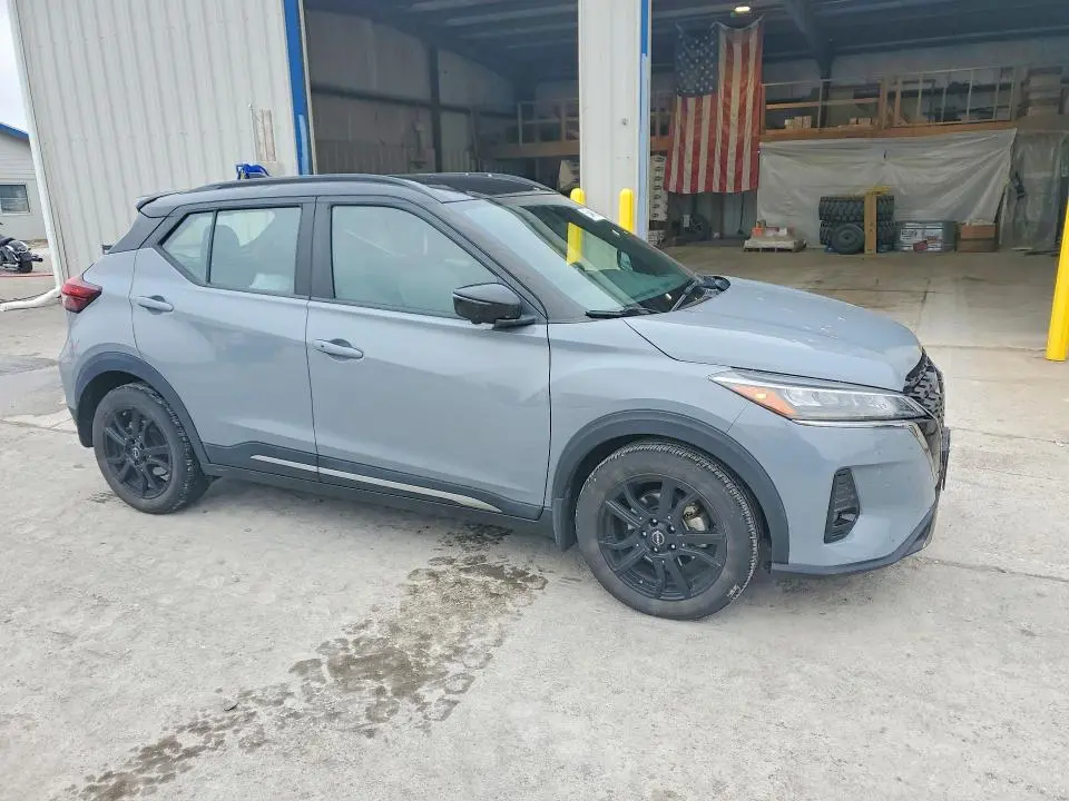 2023 NISSAN KICKS SR  