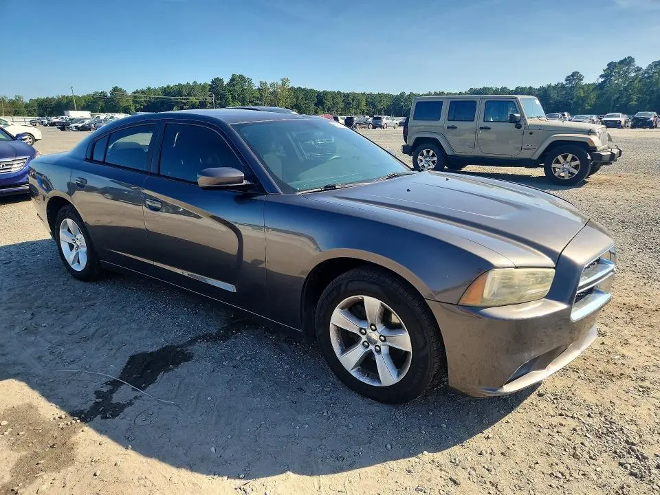 2014 DODGE CHARGER SE  