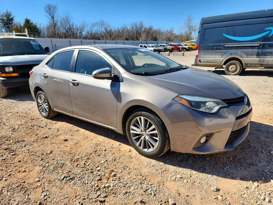 2015 TOYOTA COROLLA LE PLUS  
