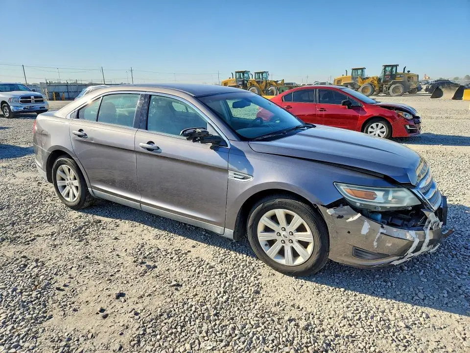 2011 FORD TAURUS SE  