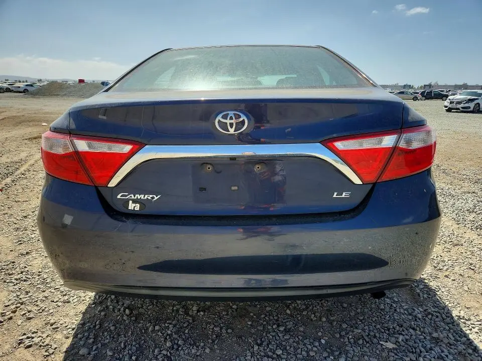 2015 TOYOTA CAMRY LE  
