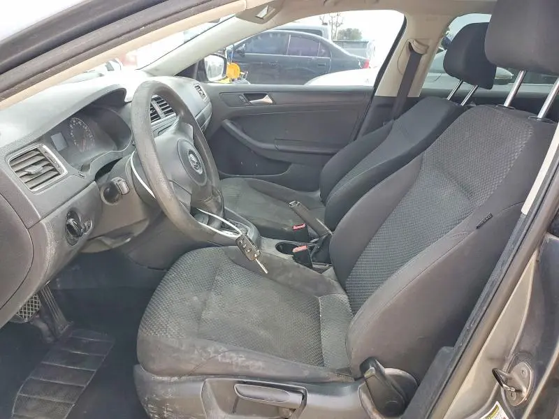 2013 VOLKSWAGEN JETTA BASE  