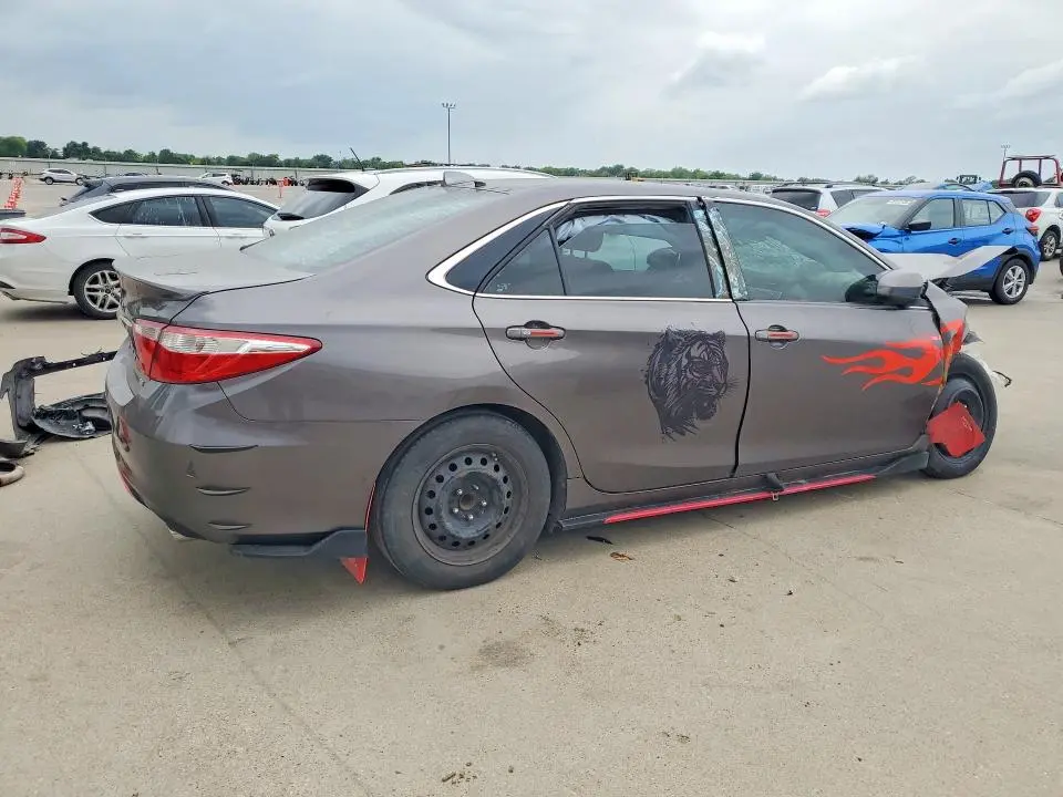 2016 TOYOTA CAMRY SE  