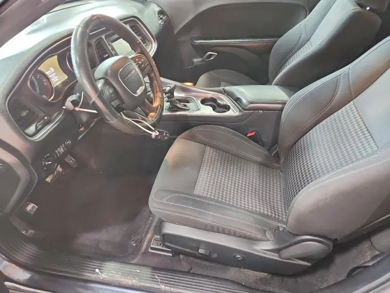 2017 DODGE CHALLENGER SXT  