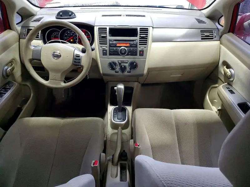 2010 NISSAN VERSA   