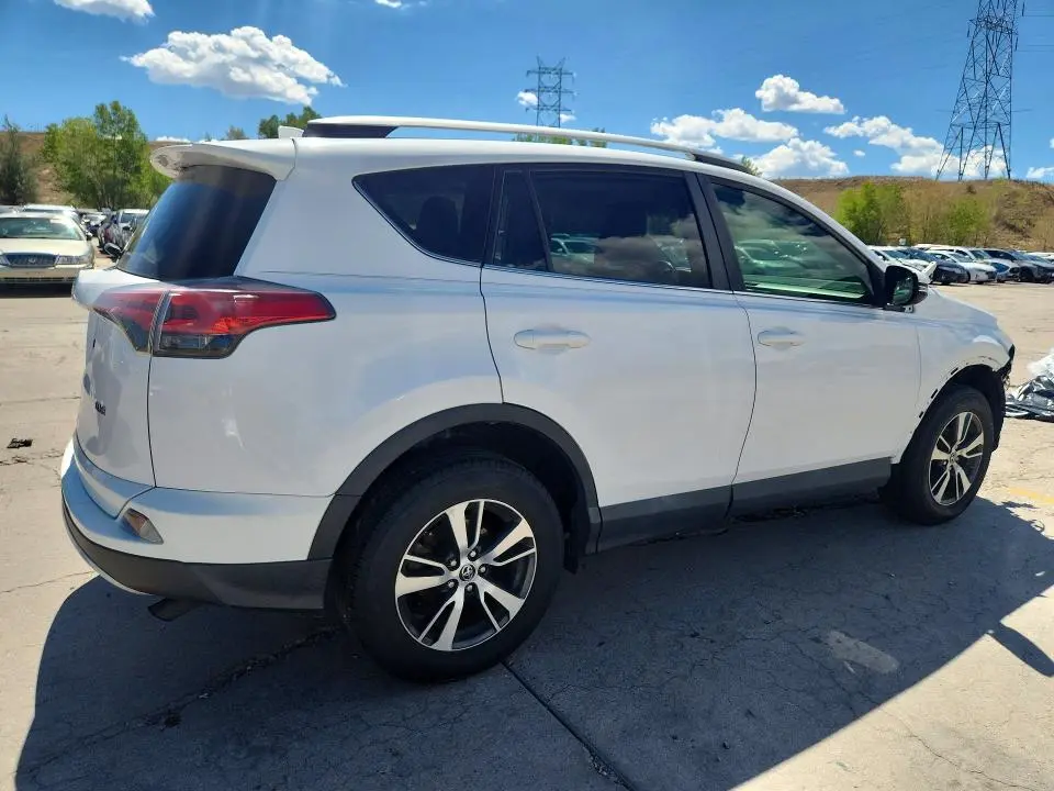 2016 TOYOTA RAV4 XLE  