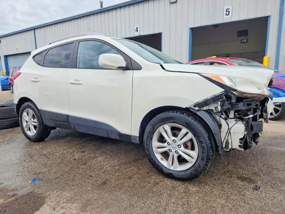 2010 HYUNDAI TUCSON GLS  