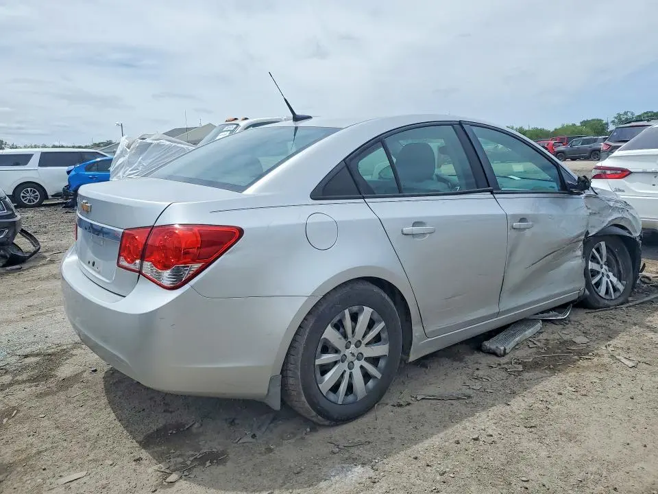 2013 CHEVROLET CRUZE LS  