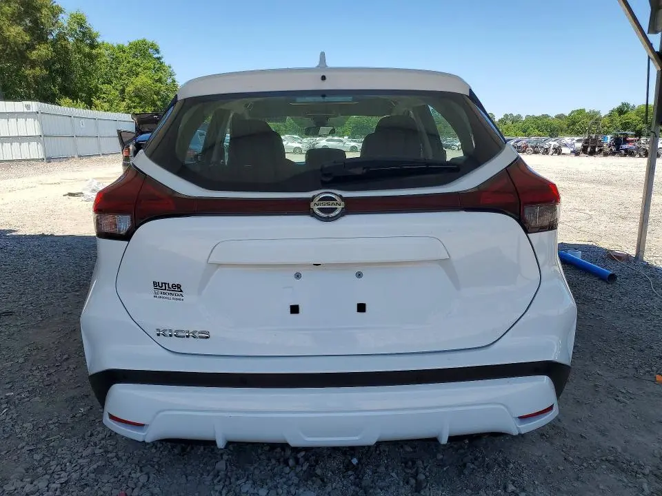 2021 NISSAN KICKS S  