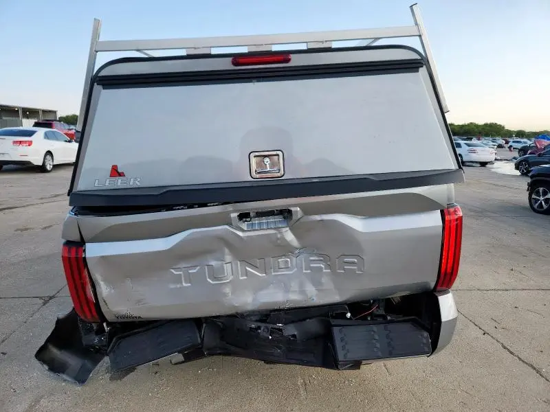 2024 TOYOTA TUNDRA CREWMAX SR  