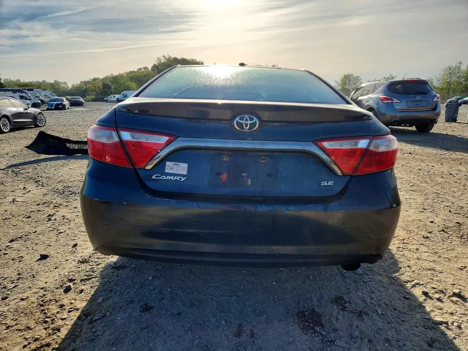 2017 TOYOTA CAMRY SE  