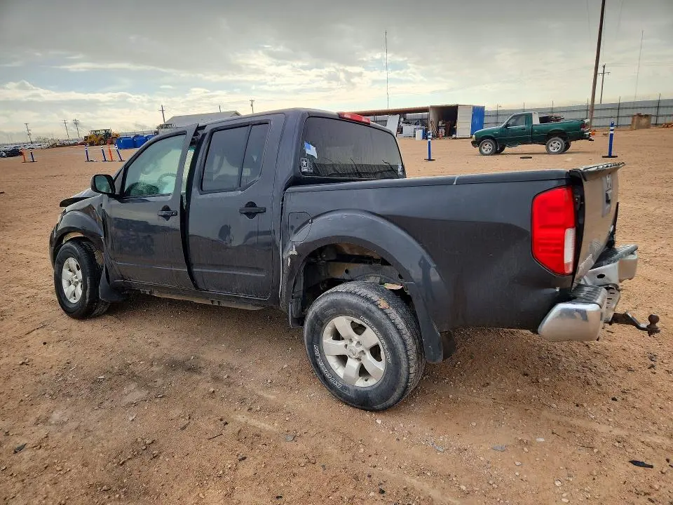 2013 NISSAN FRONTIER S  