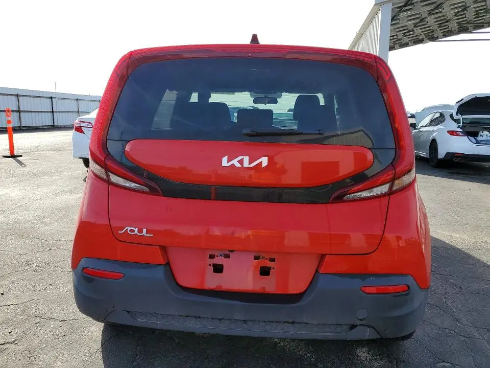 2022 KIA SOUL LX  