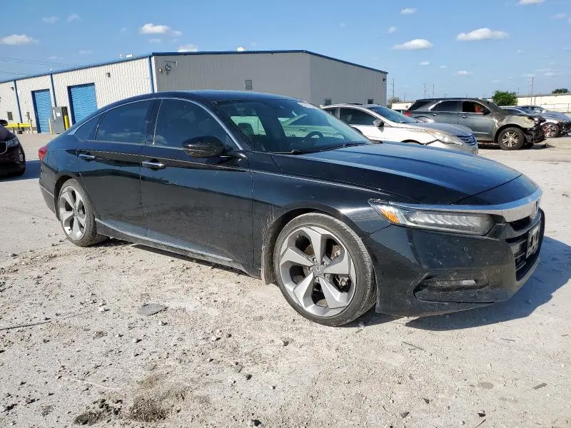 2018 HONDA ACCORD TOURING  
