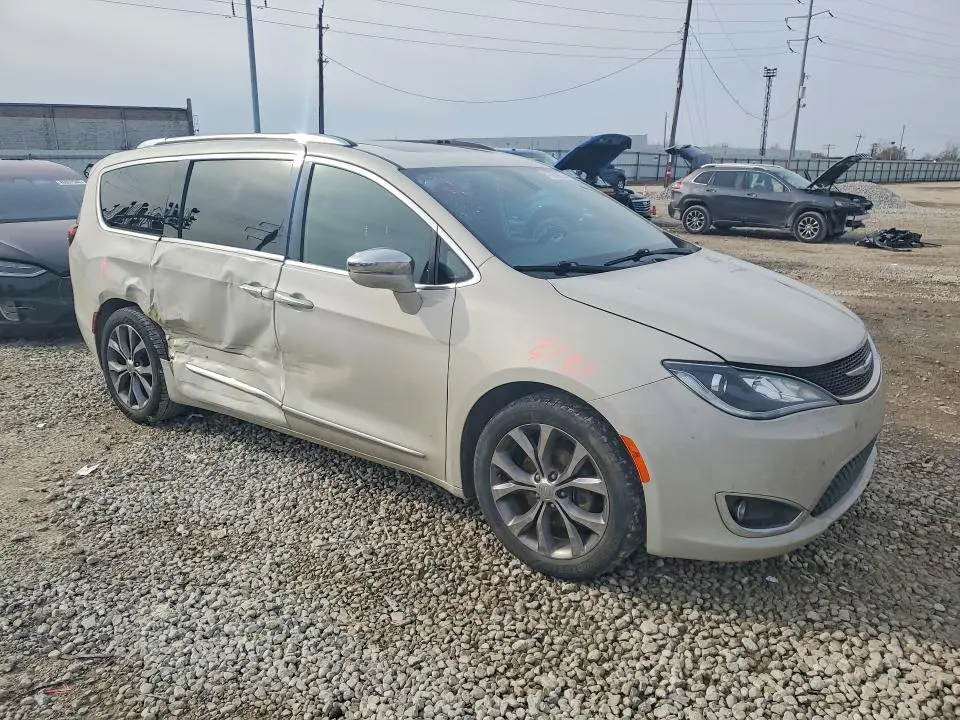 2020 CHRYSLER PACIFICA   