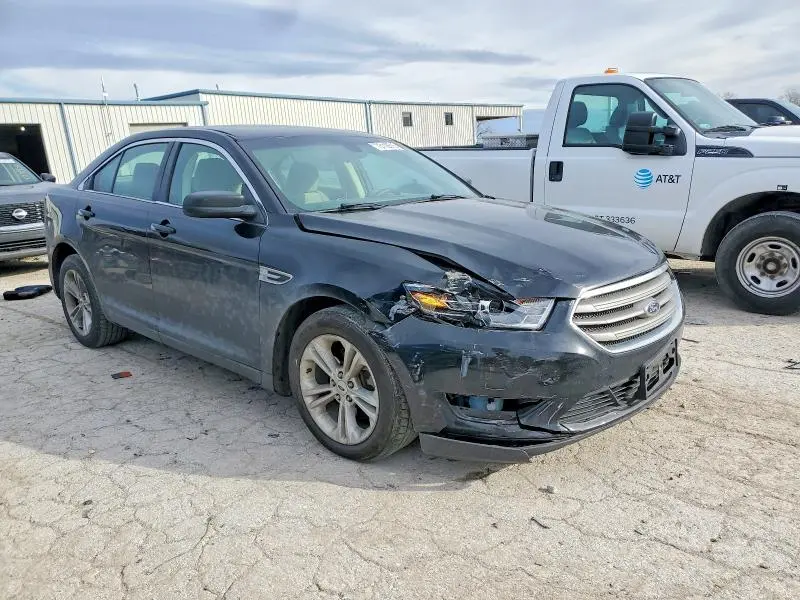 2019 FORD TAURUS SE  