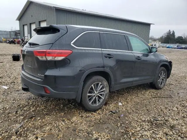 2019 TOYOTA HIGHLANDER SE  