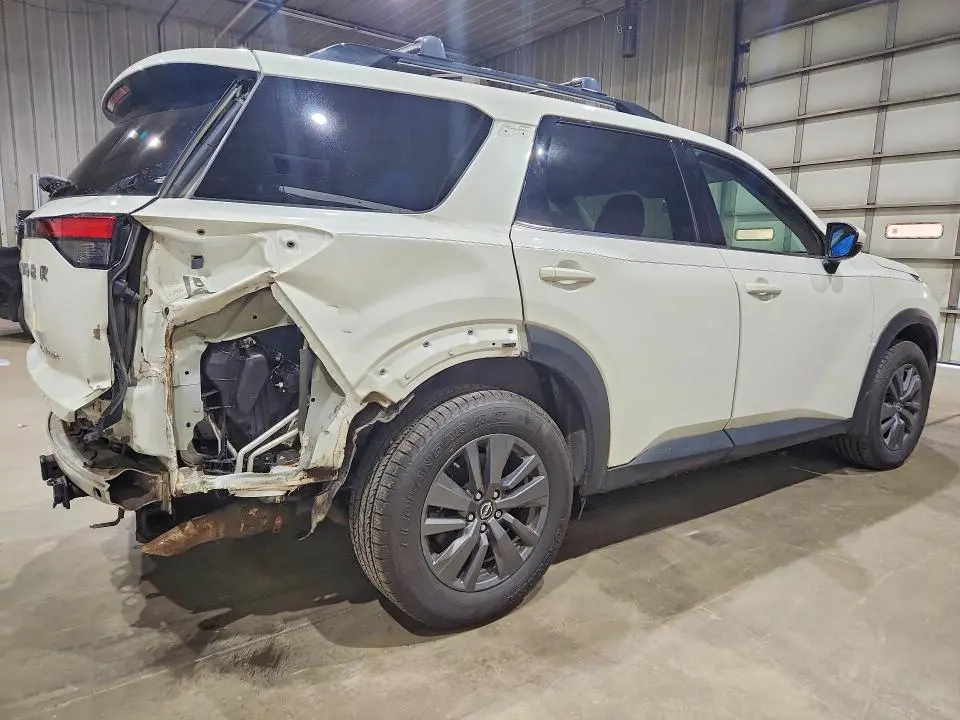 2022 NISSAN PATHFINDER SV  