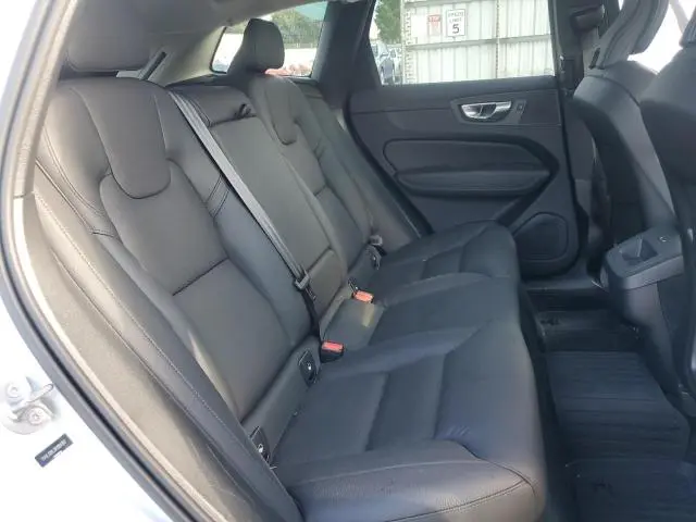 2024 VOLVO XC60 PLUS  