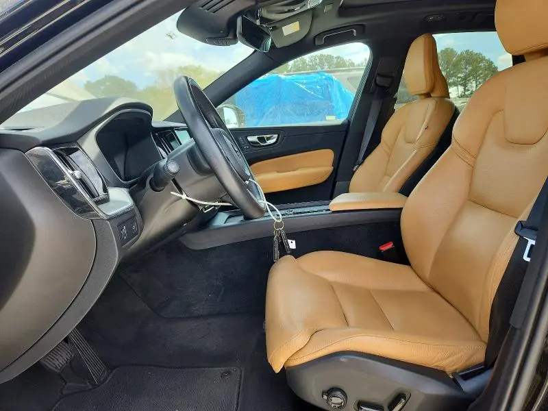 2019 VOLVO XC60 T5 MOMENTUM  