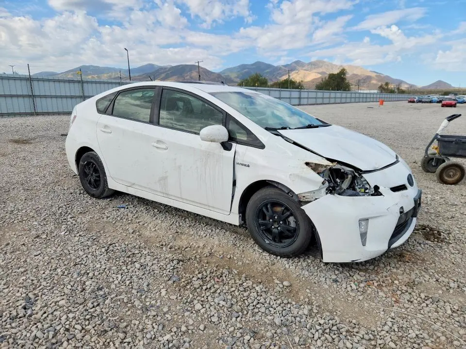 2014 TOYOTA PRIUS TWO  