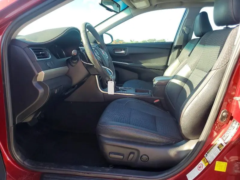 2015 TOYOTA CAMRY SE  