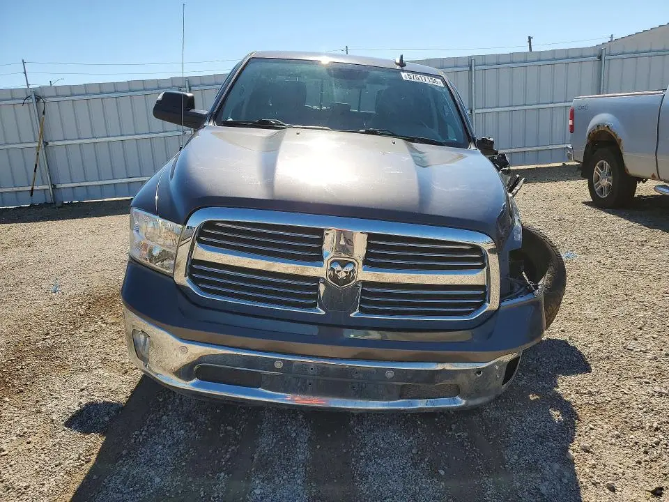 2017 RAM 1500 SLT  