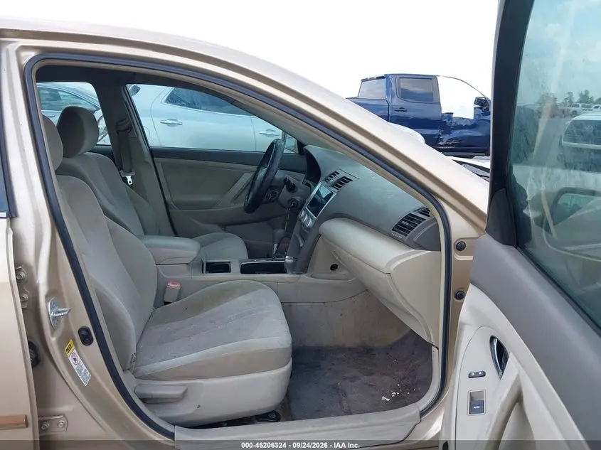 2011 TOYOTA CAMRY LE