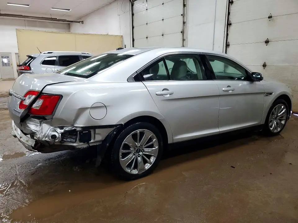 2011 FORD TAURUS LIMITED  