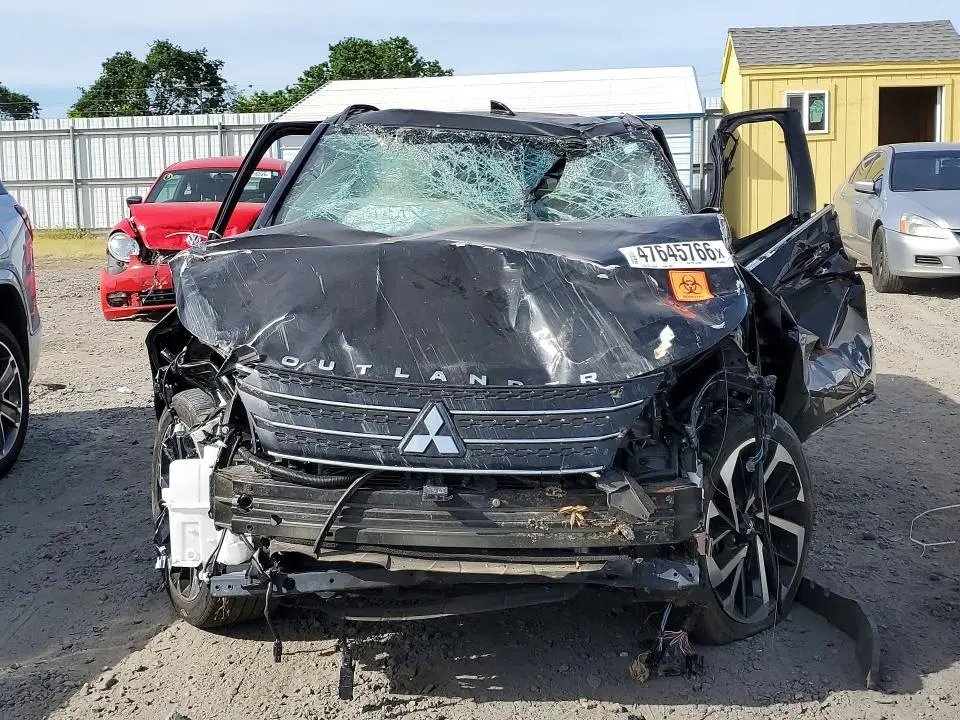 2024 MITSUBISHI OUTLANDER SE  