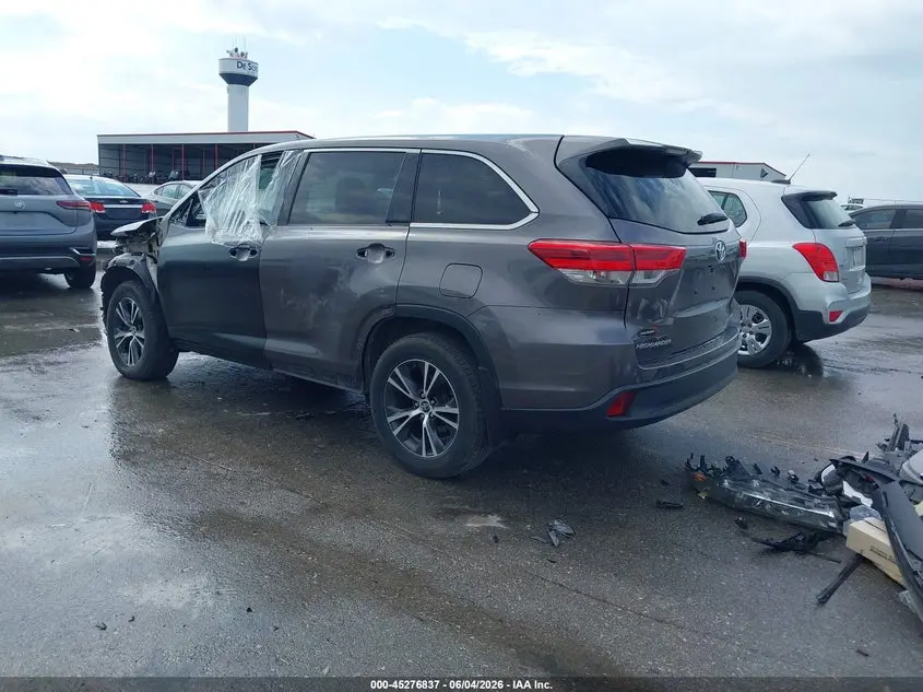 2019 TOYOTA HIGHLANDER LE